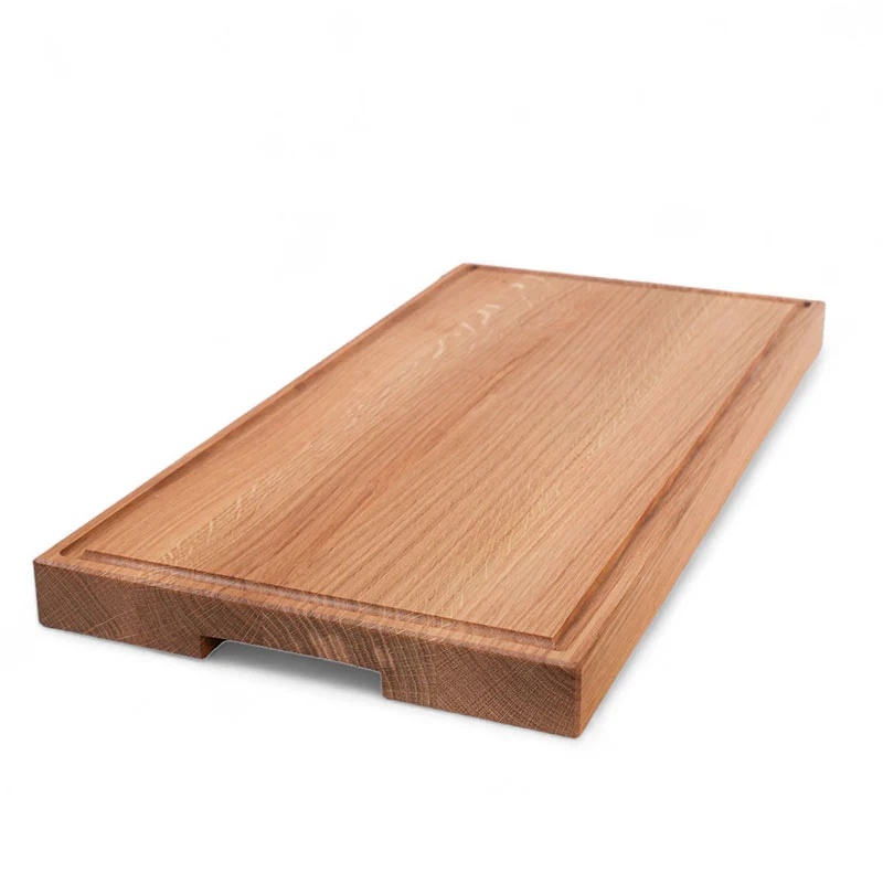 Skärbräda med handtag och spår i oljad ek – 600x300x40mm